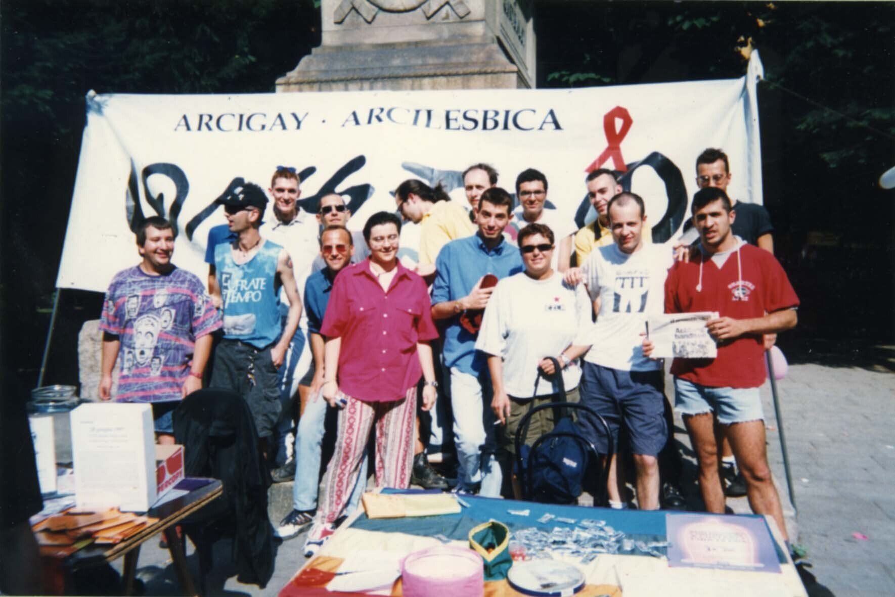 Banchetto informativo Aids e prevenzione Via indipendenza 28 giugno 1997