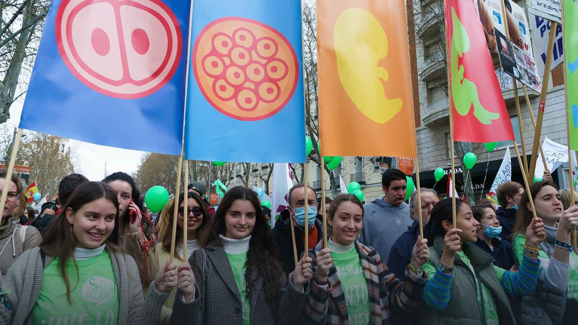 In Spagna, molestare o intimidire le donne che vogliono abortire adesso è reato