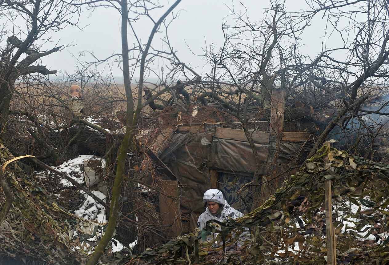 Una postazione di combattimento ucraina vicino Verkhnotoretske, Donetsk - Febbraio 7, 2022. REUTERS/Oleksandr Klymenko